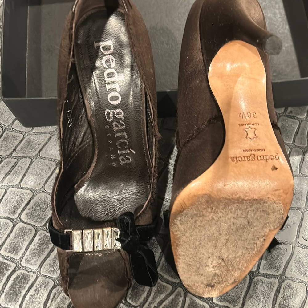 Classy dress shoes slightly worn .